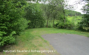 Wanderparkplatz als Ausgangspunkt für Wanderungen im Elberndorftal