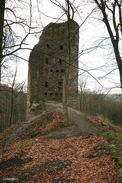Ruine des großen Turmes der Burg Waldenburg